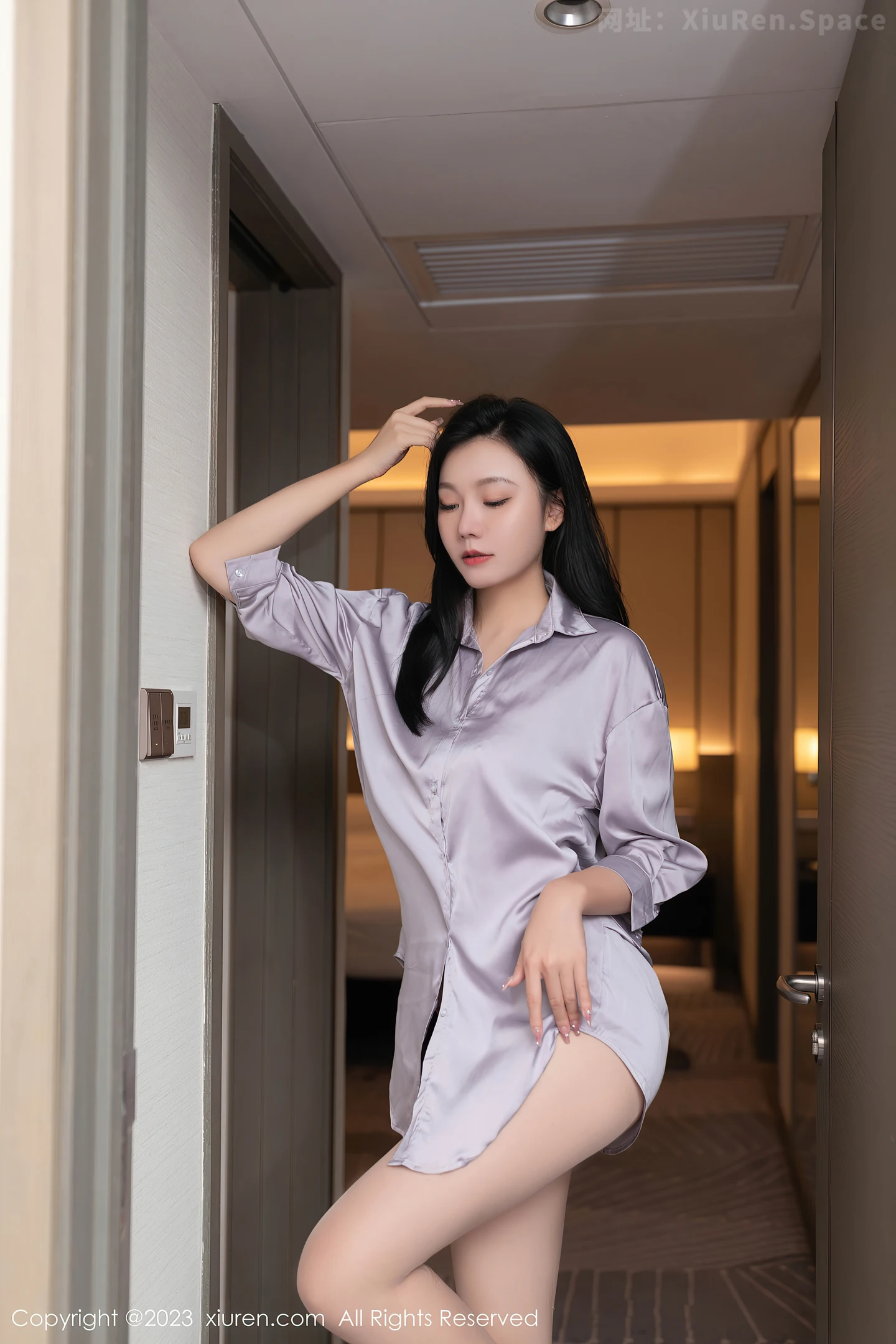 图片[4]-[XiuRen秀人网]VOL.7376 模特安然anran性感紫灰上衣露轻透浅色薄纱内衣完美诱惑写真76P-秀人网官方网站